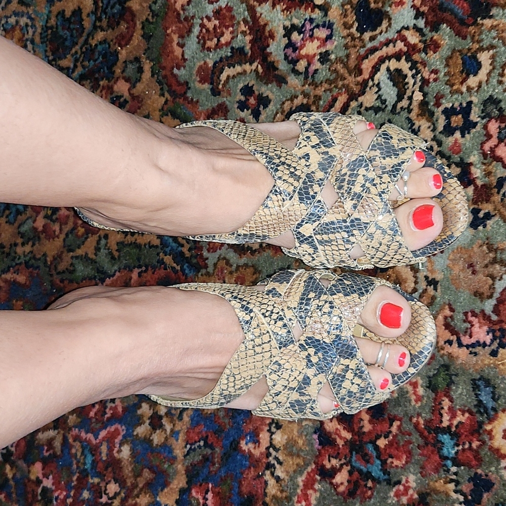 ME TOO Sandals, 8.5 M